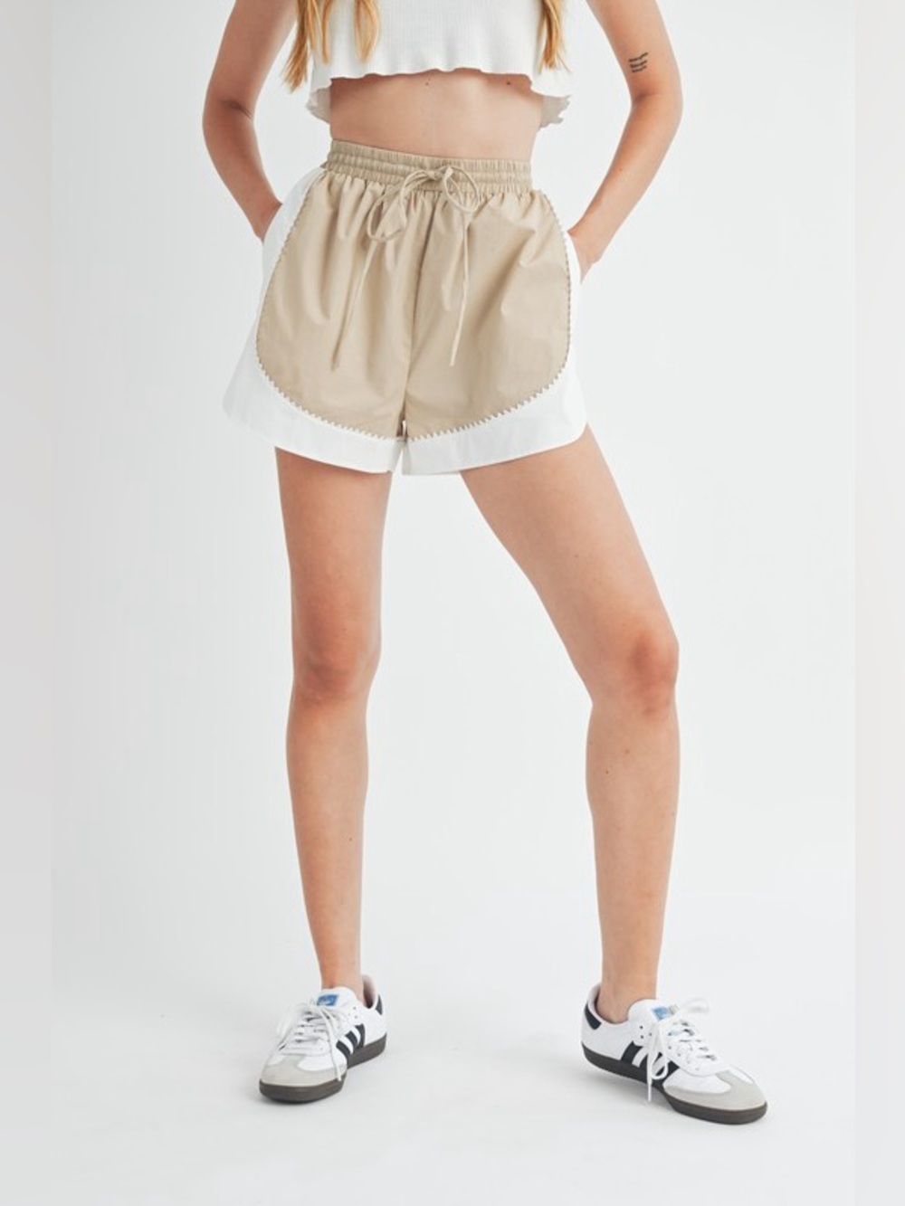 MABLE Drawstring Waist Contrast Trim Detail Shorts - Picture 2 of 7